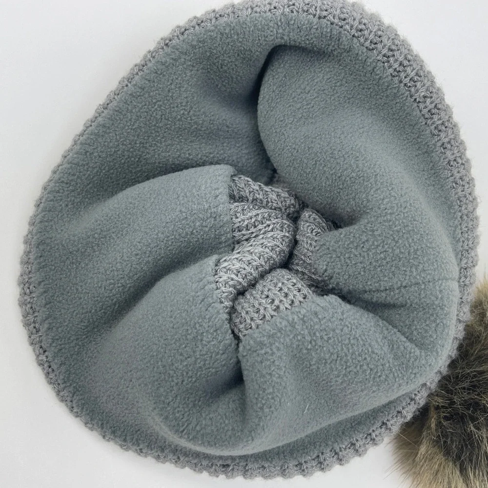 Carhartt Beanie Women OS Pom-Pom Heather Gray Faux Fur Logo Patch EUC